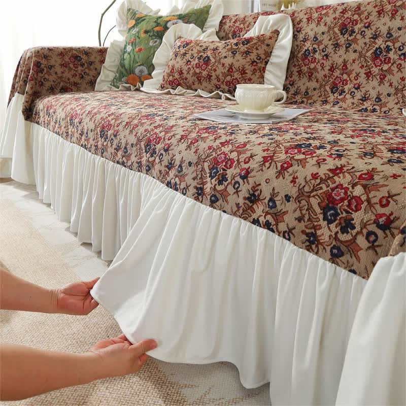 Sofabezug mit Rüschen und Vintage-Blumenmuster