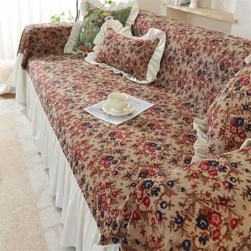 Sofabezug mit Rüschen und Vintage-Blumenmuster