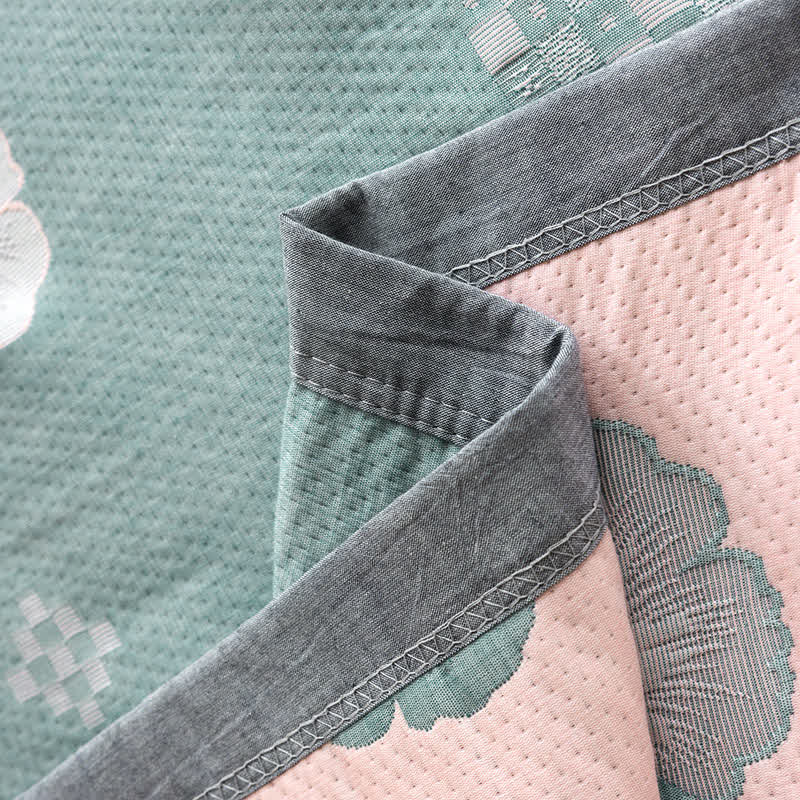 Dreilagige Baumwollsteppdecke mit Ginkgoblatt-Jacquardmuster