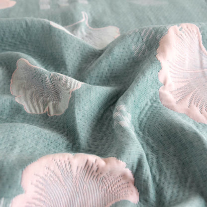 Dreilagige Baumwollsteppdecke mit Ginkgoblatt-Jacquardmuster