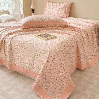 Weiche Tagesdecke aus reiner Baumwolle mit eleganter Rose