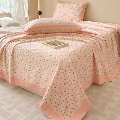 Weiche Tagesdecke aus reiner Baumwolle mit eleganter Rose