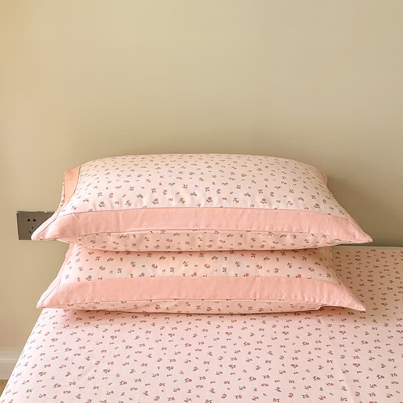 Weiche Tagesdecke aus reiner Baumwolle mit eleganter Rose