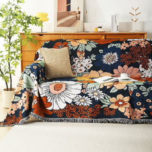 Funktionelle Quastendecke mit leuchtenden Blumen