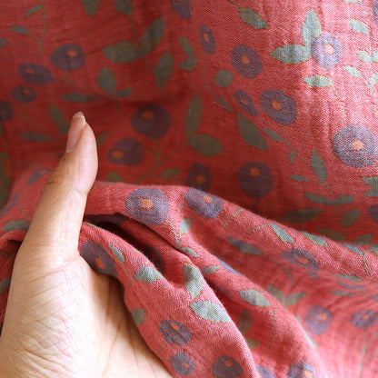 Bequemer Bademantel aus Jacquard-Baumwollgaze mit Blumenmuster