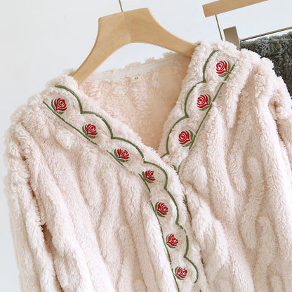 Flauschiges Fleece-Pyjama-Set mit Stickerei und langen Ärmeln