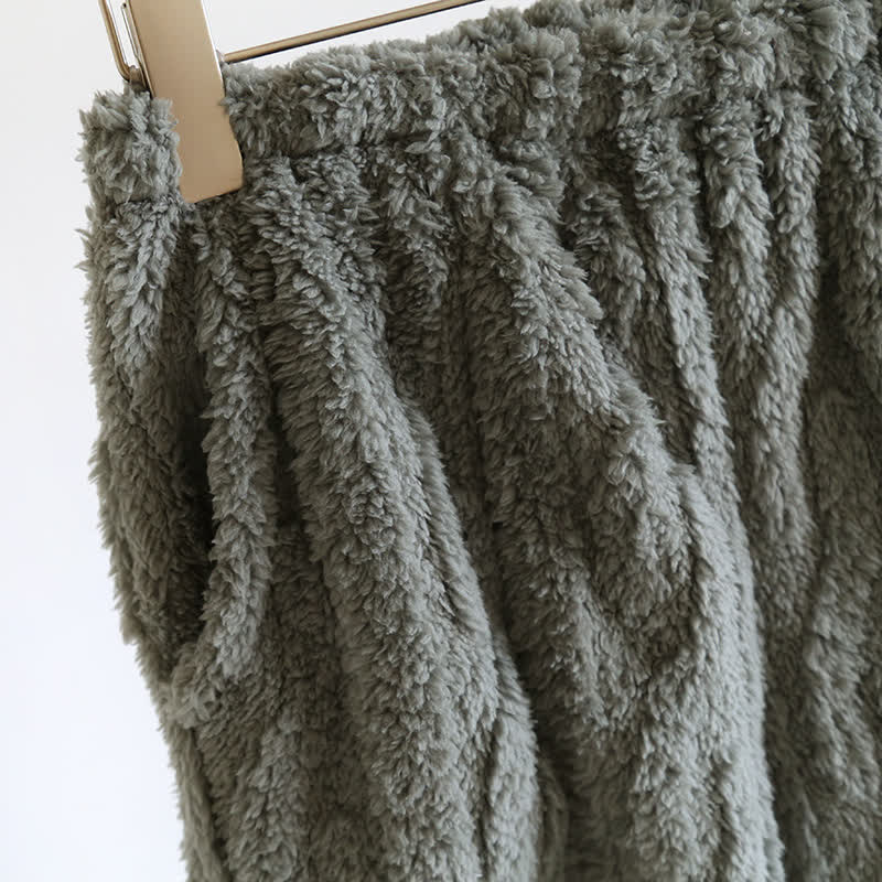 Flauschiges Fleece-Pyjama-Set mit Stickerei und langen Ärmeln