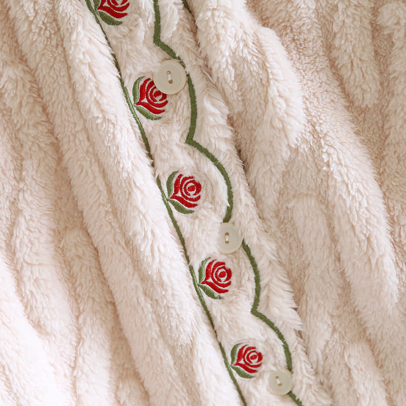 Flauschiges Fleece-Pyjama-Set mit Stickerei und langen Ärmeln