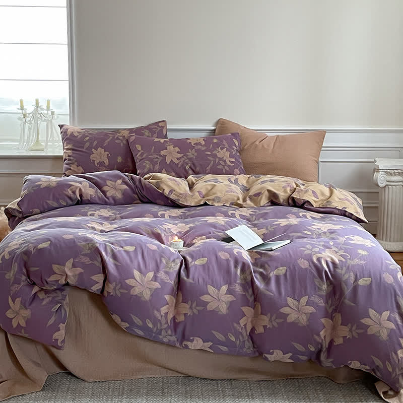 Bettwäscheset aus Baumwollgaze mit Blumenmuster und Lilienmotiv