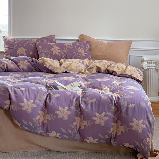 Bettwäscheset aus Baumwollgaze mit Blumenmuster und Lilienmotiv