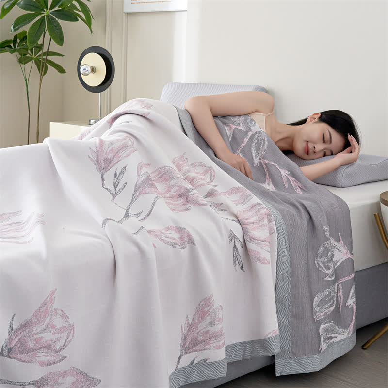 Elegante Steppdecke aus Lyocell-Fasergaze mit Blumenmuster