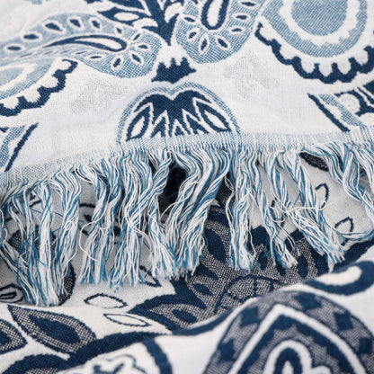 Leichte Steppdecke aus Baumwolle mit Retro-Paisleymuster und Quasten