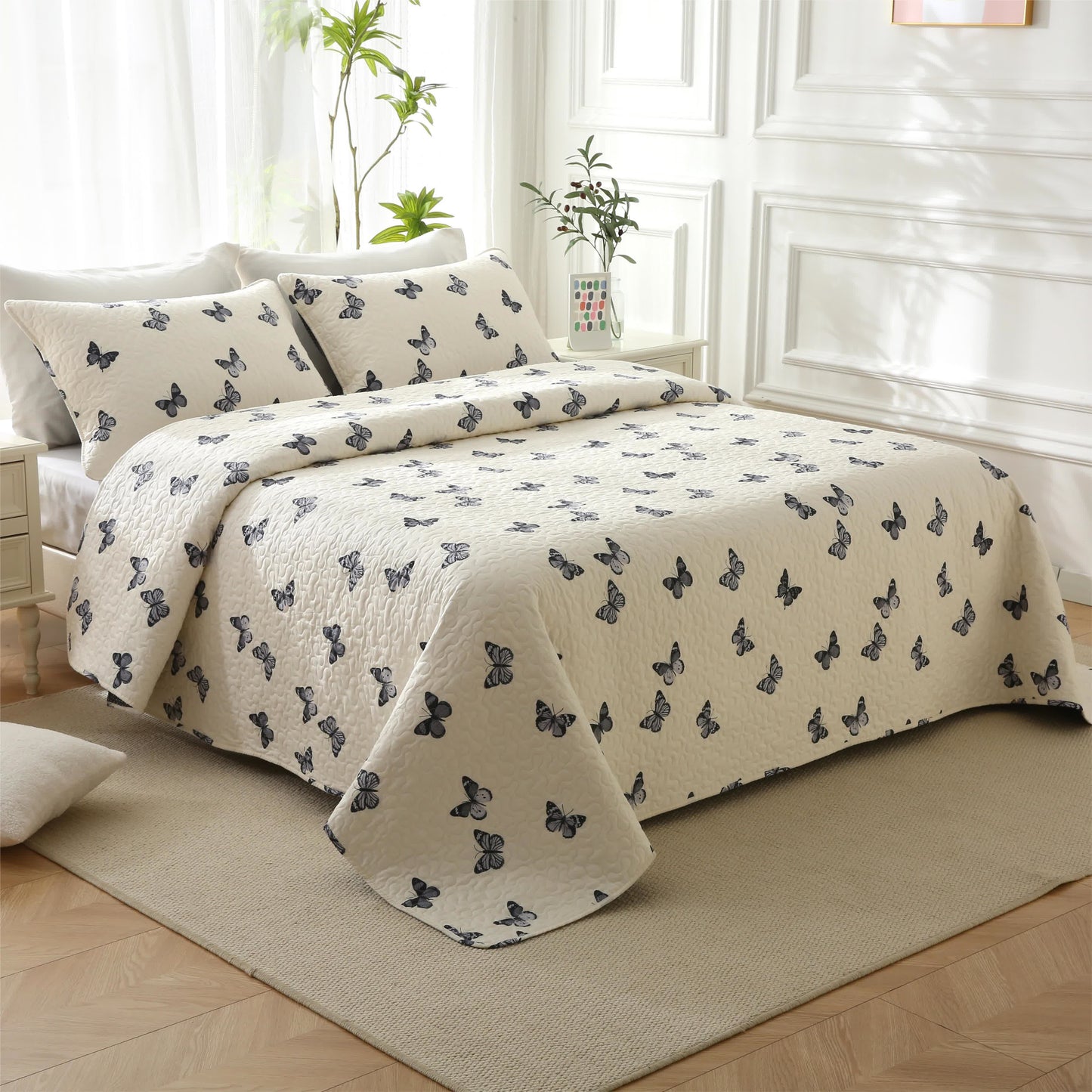 Elegante gesteppte Bettwäsche aus reiner Baumwolle mit Schmetterlingsmotiv