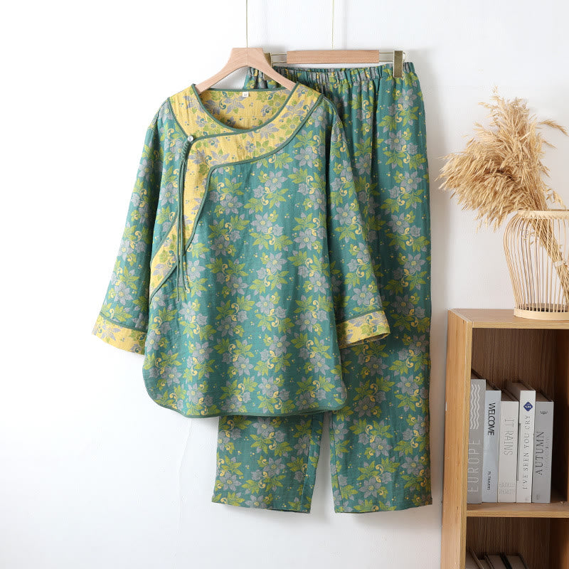 Pyjama-Set aus Baumwollgaze mit Blumenmuster und Froschverschluss