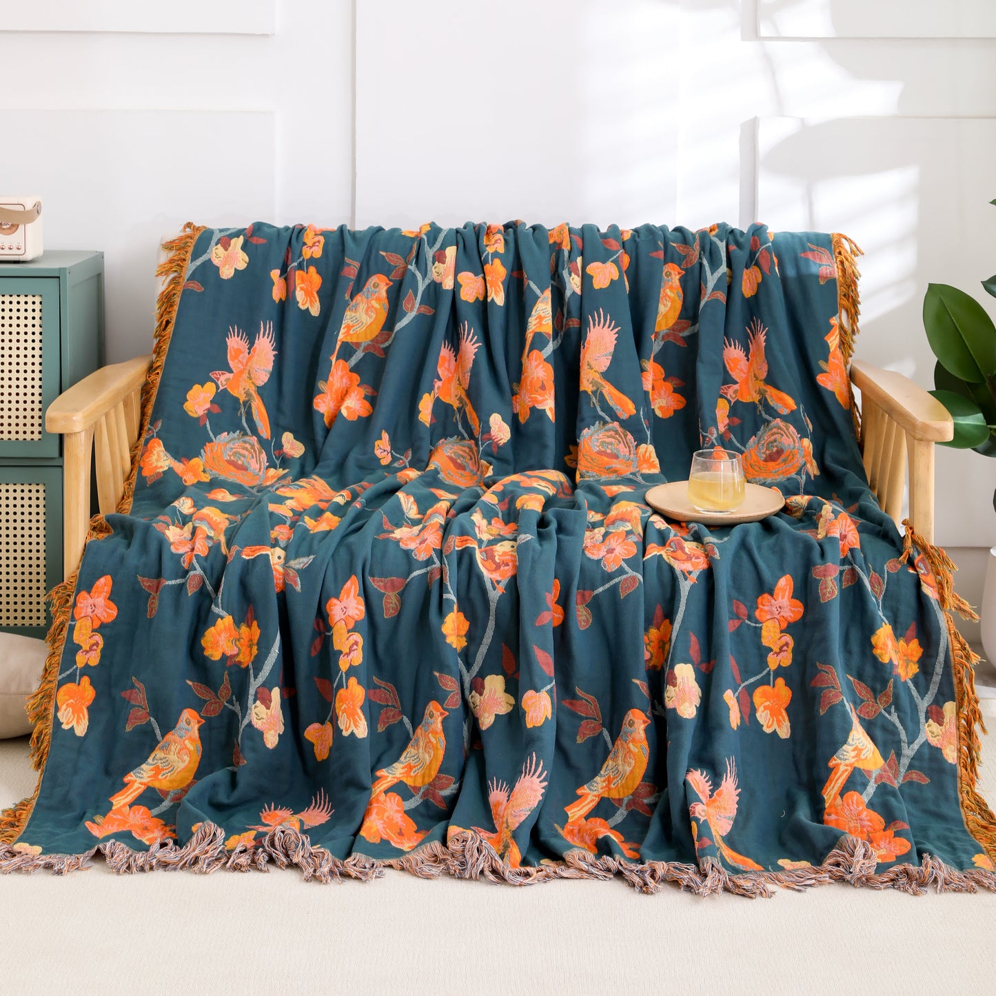 Wendesteppdecke aus Baumwolle mit Blumenmuster und Quasten „Magpie“