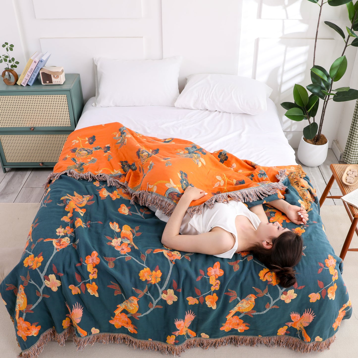 Wendesteppdecke aus Baumwolle mit Blumenmuster und Quasten „Magpie“