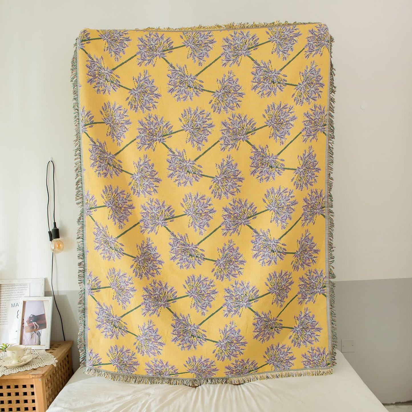 Rustikaler Wandteppich mit Agapanthus-Quaste