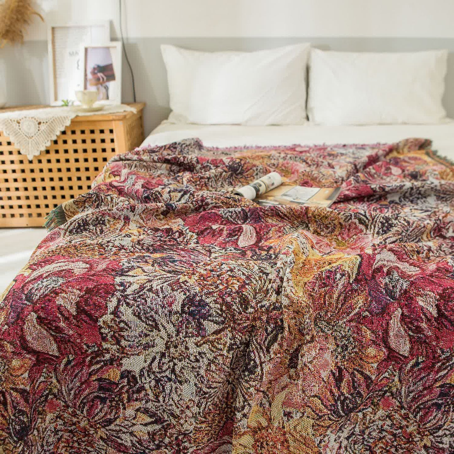 Dekorative Decke im Retro-Stil mit Quasten