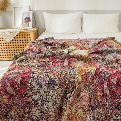 Dekorative Decke im Retro-Stil mit Quasten
