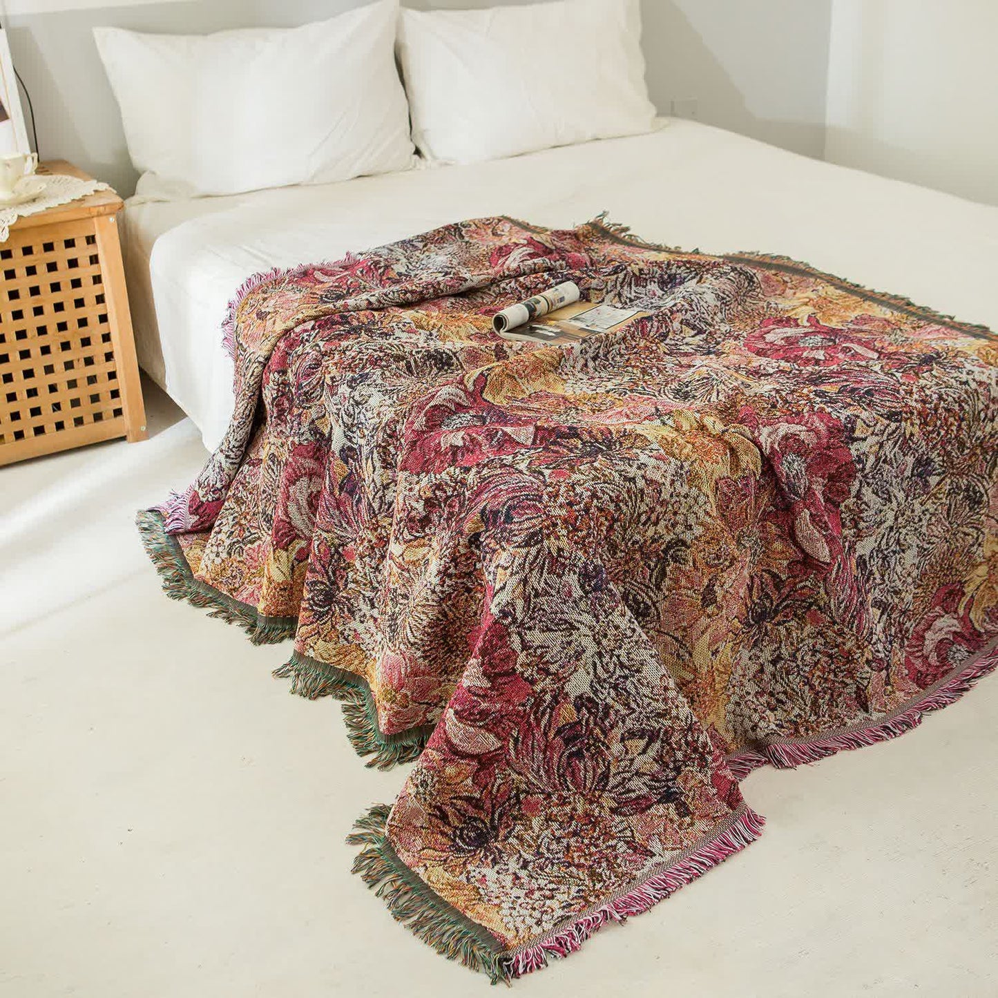 Dekorative Decke im Retro-Stil mit Quasten