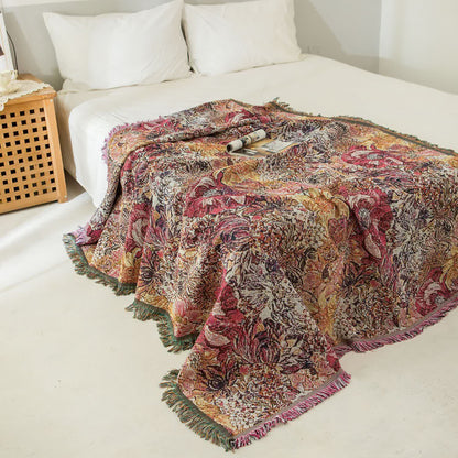Dekorative Decke im Retro-Stil mit Quasten