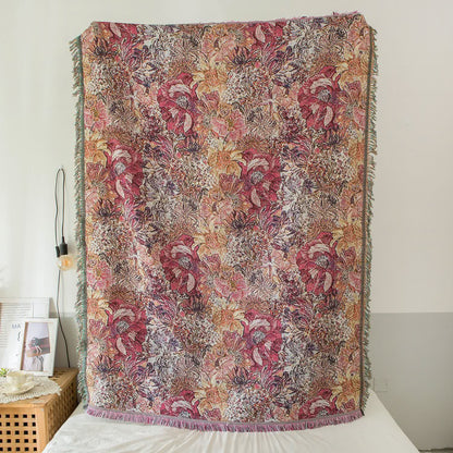 Dekorative Decke im Retro-Stil mit Quasten