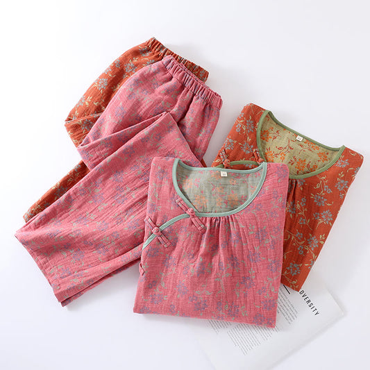 Pyjama-Set aus Baumwollgaze mit Blumenmuster und Froschverschluss