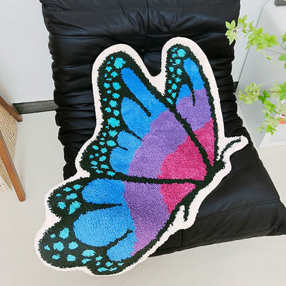 Rustikaler Anti-Rutsch-Teppich mit fliegendem Schmetterling