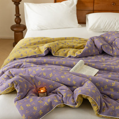 Doppellagige Steppdecke aus Gaze-Jacquard mit Blumenmuster
