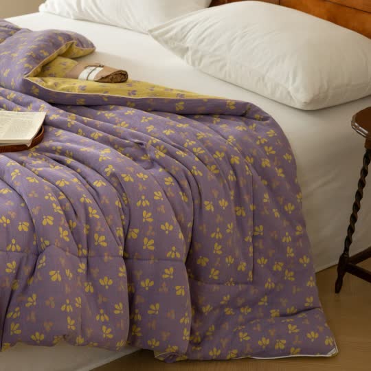 Doppellagige Steppdecke aus Gaze-Jacquard mit Blumenmuster