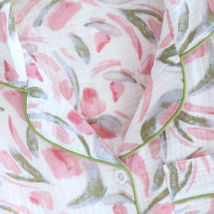 Pyjama-Set aus Baumwollgaze mit Blumenmuster und Tulpenmotiv
