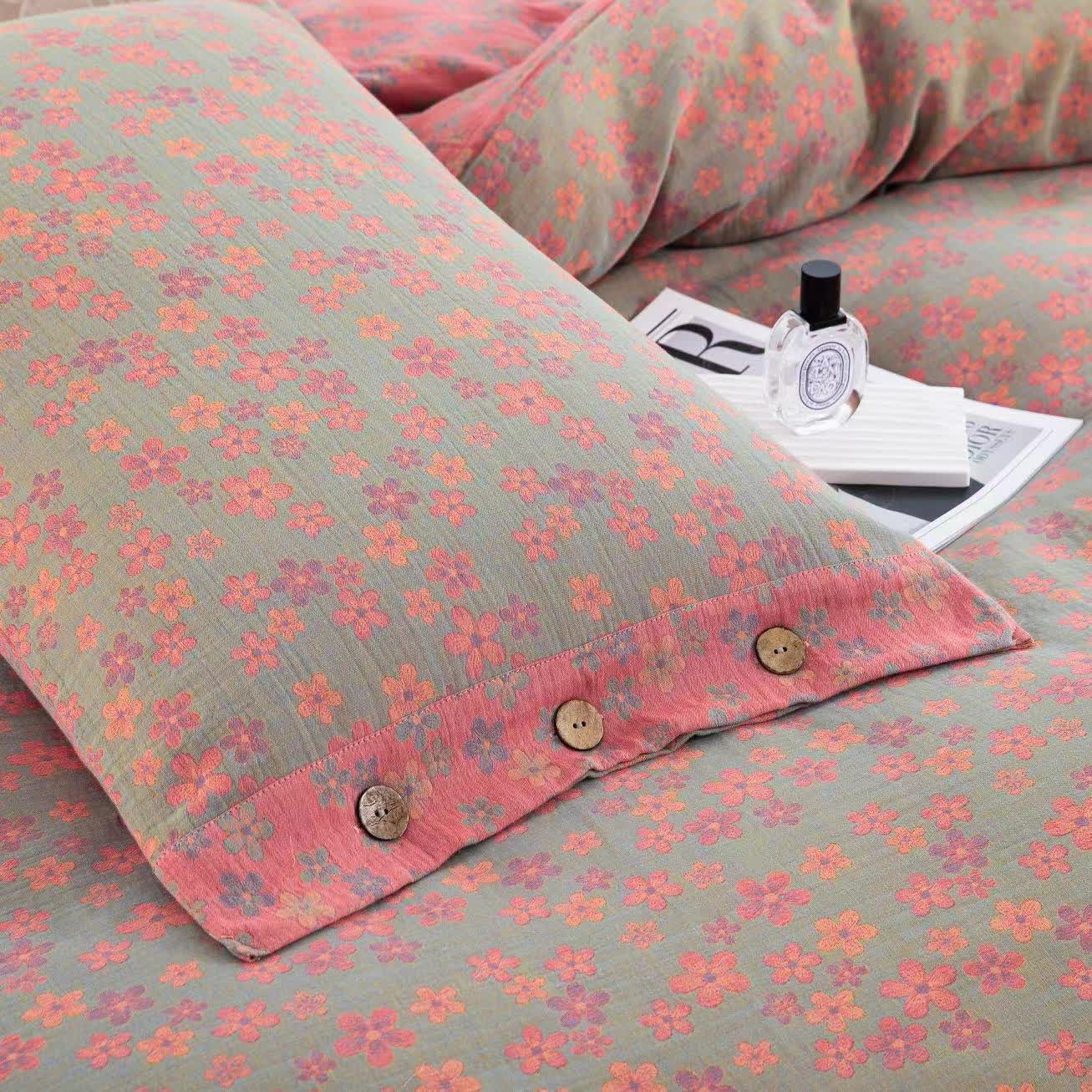 Bettwäscheset aus Baumwollgaze mit Blumenknöpfen (4-teilig)