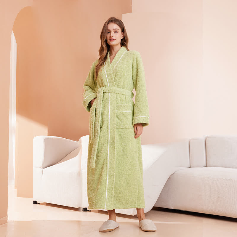 Bequemer, langer Bademantel aus Fleece in Volltonfarbe - Grün - Frauen 3XL - image 5
