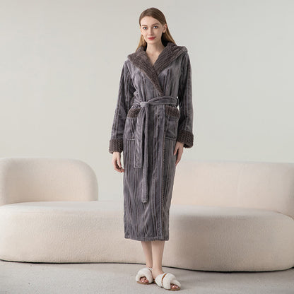 Langer Winterbademantel aus Fleece mit Kapuze - image 3