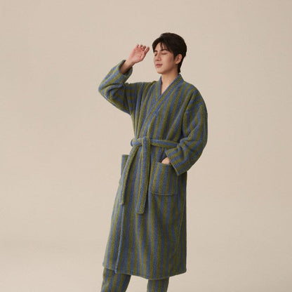 Langer Bademantel aus Winterfleece mit modernen Streifen - Bademantel mit Hose - Dunkelgrün - Herren XXL - image 2