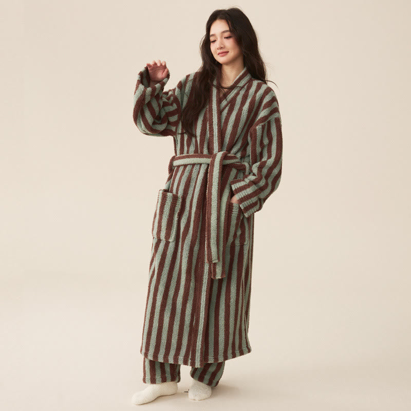 Langer Bademantel aus modernem Fleece mit modernen Streifen - Bademantel mit Hose - Mintgrün & Braun - Damen XL - image 4