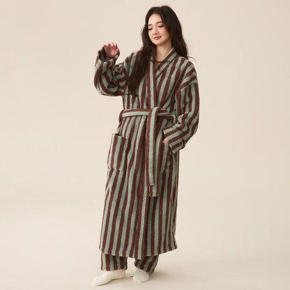 Langer Bademantel aus Winterfleece mit modernen Streifen - Bademantel mit Hose - Mintgrün & Braun - Damen XL - image 4