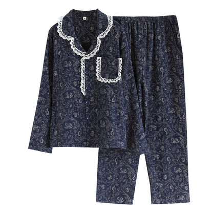 Ländliches Pyjama-Set aus Baumwolle mit Schwanenblumen