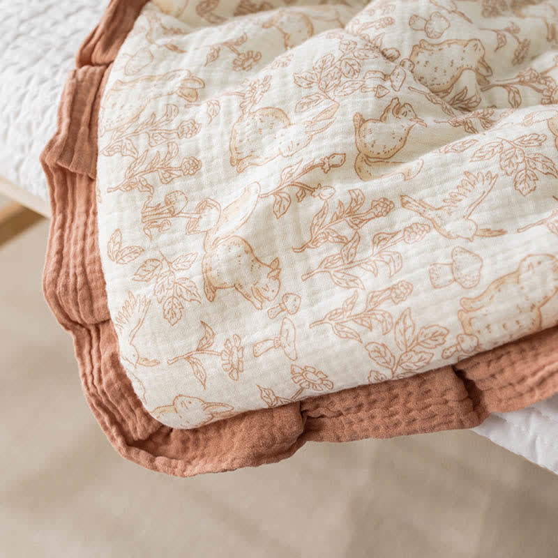 Atmungsaktive Babydecke aus Baumwolle mit Rüschen