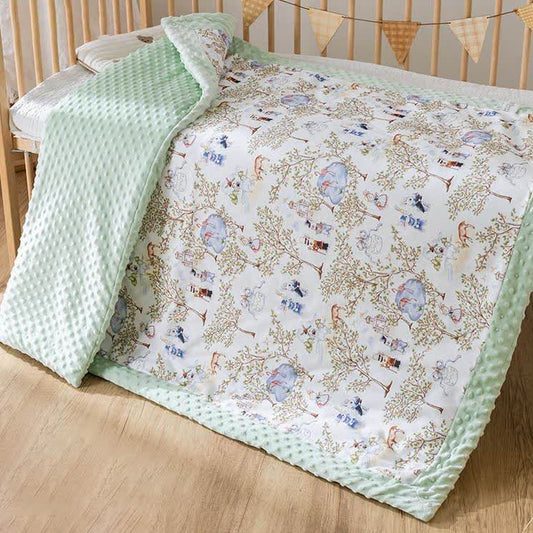 Flauschige Babydecke aus Baumwolle im ländlichen Stil