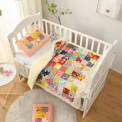 Patchwork-Babydecke aus reiner Baumwolle mit Blumenmuster - image 1