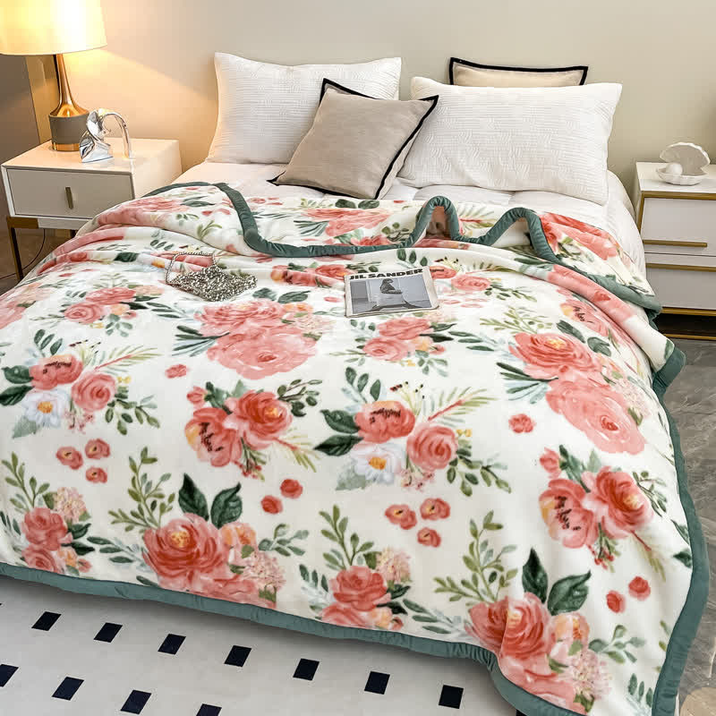 Wendbare Flanelldecke im Blumenstil