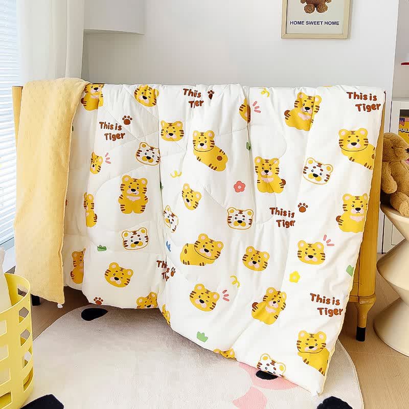 Schöne, warme Steppdecke aus Baumwolle mit Tigermotiv für Kleinkinder