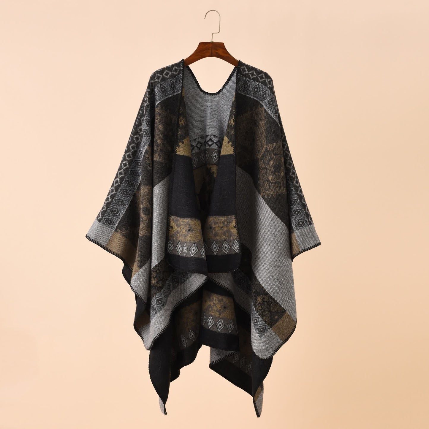Weicher Schalumhang im Retro-Stil mit geometrischem Muster