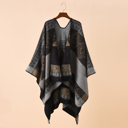 Weicher Schalumhang im Retro-Stil mit geometrischem Muster