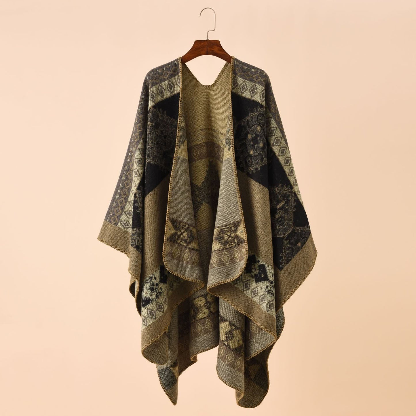Weicher Schalumhang im Retro-Stil mit geometrischem Muster