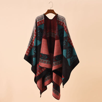 Weicher Schalumhang im Retro-Stil mit geometrischem Muster