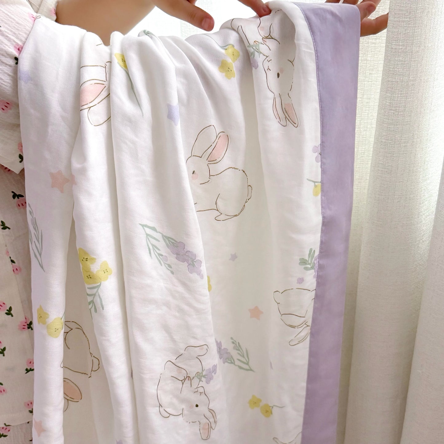 Atmungsaktive Steppdecke „Rural Rabbit“ für Babys und Kleinkinder