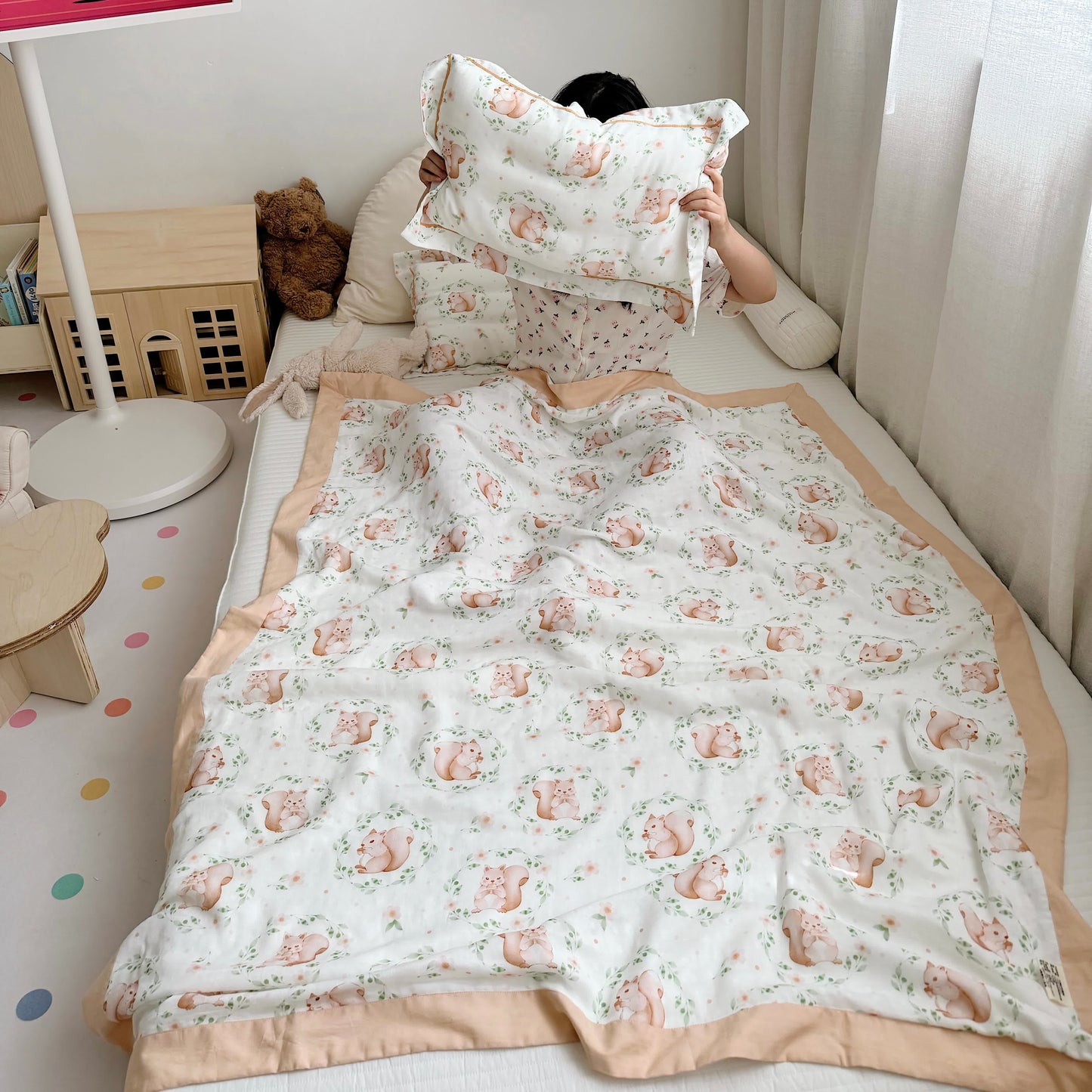 Eichhörnchen-Bambusfaser-Steppdecke für Babys und Kleinkinder