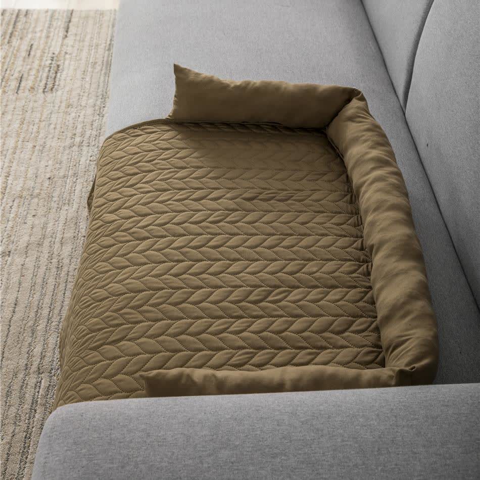 Einfarbiger Möbelschutz für Haustierbett